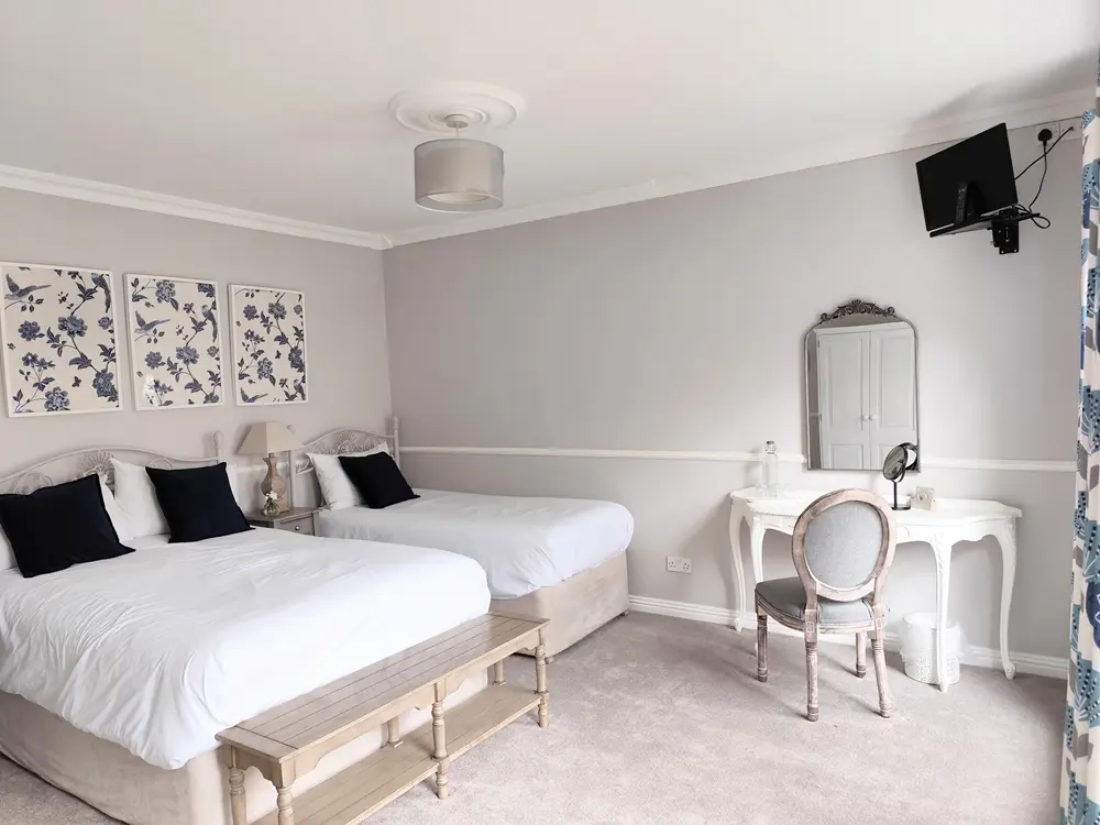 Room 1 - Triple Room 1 - Triple